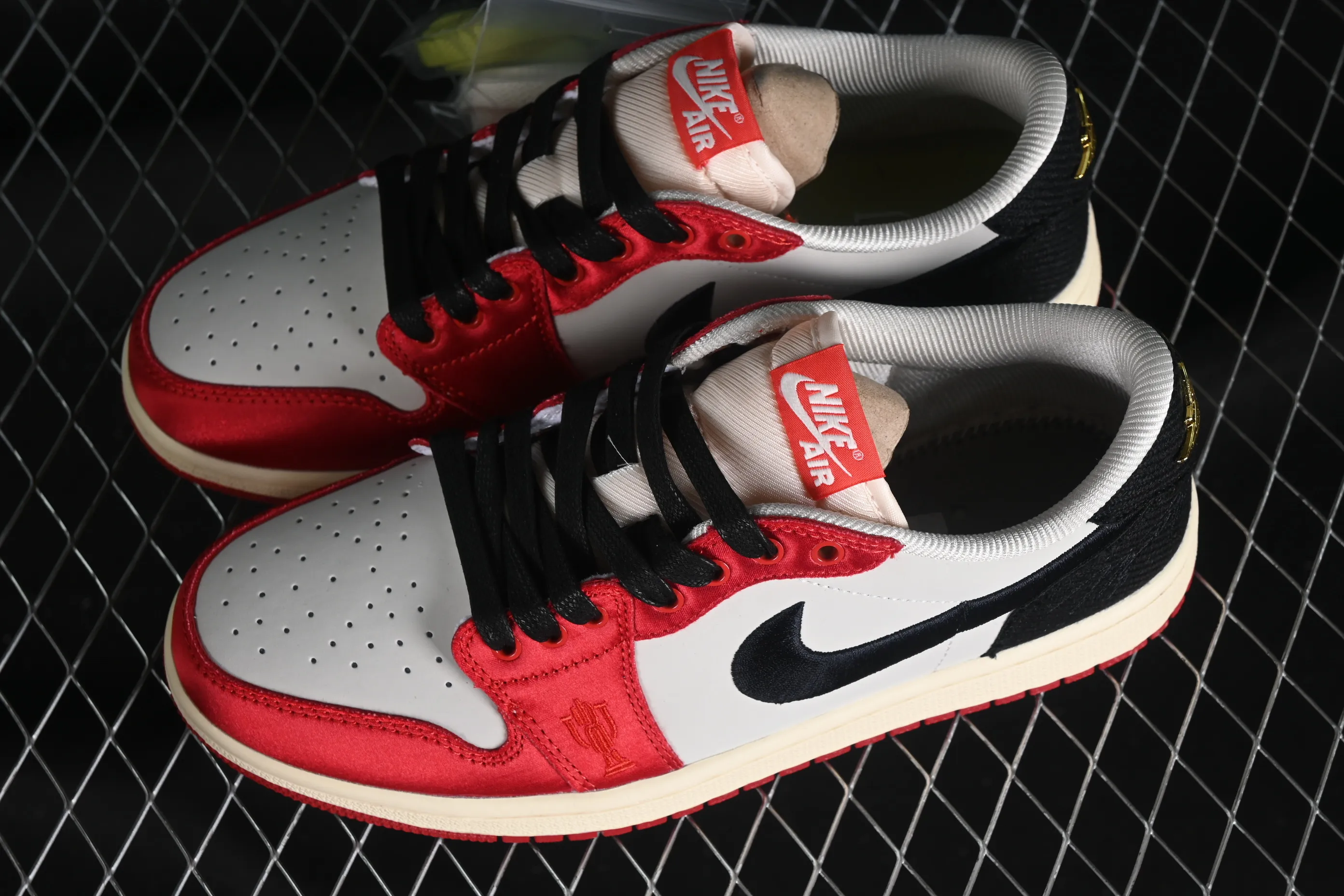 All categories Air Jordan Jordan series basketball shoes Air Jordan 1 Low Z version Trophy Room x Jordan 1 Low OG "Away" AJ1 Joe 1 black and red low-top cultural casual sneakers FN0432-100